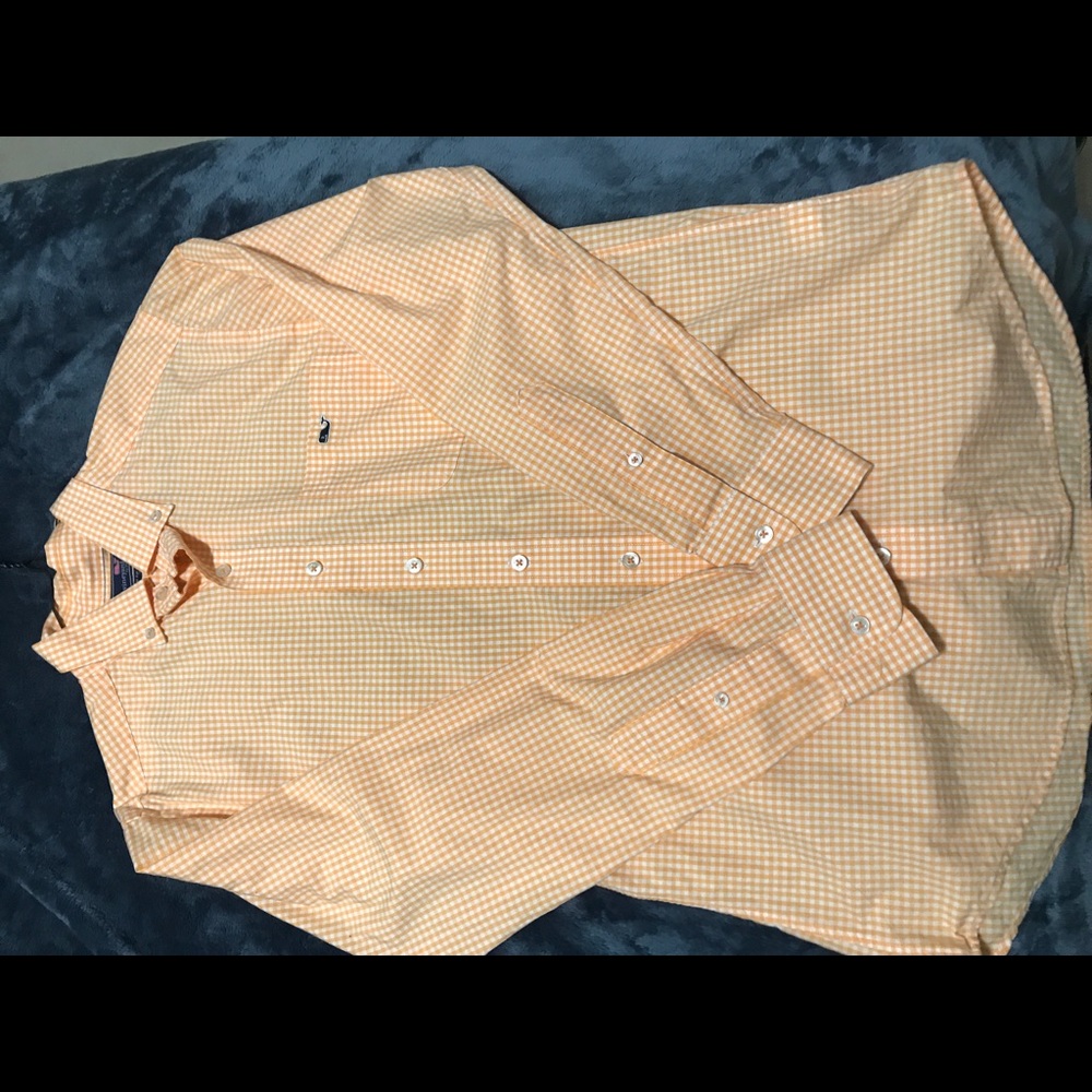 Vineyard vines button down size SMALL